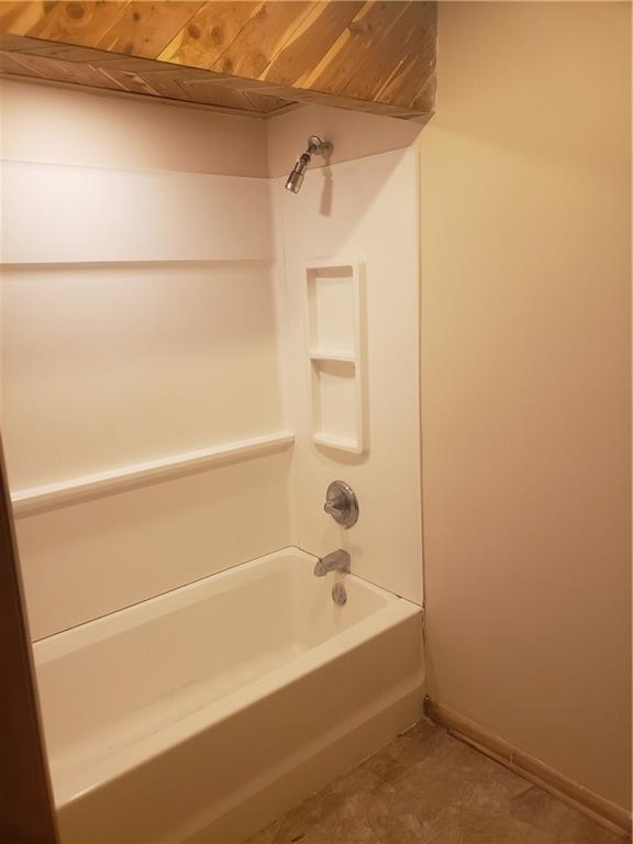 765 Riverside Circle Columbus, IN 47203 - Photo 16 of 22 Gallery Image 16