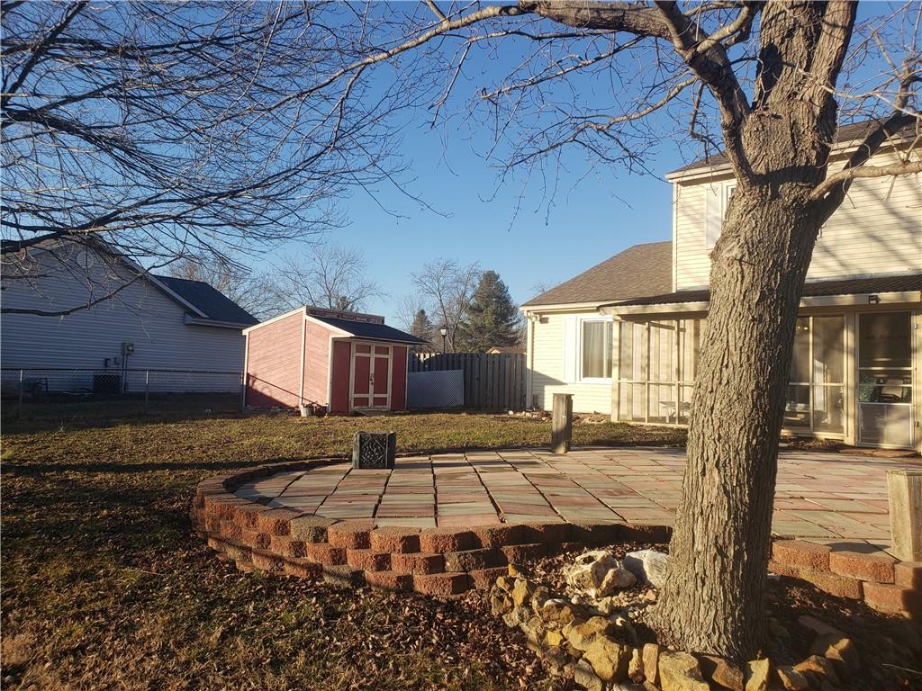 765 Riverside Circle Columbus, IN 47203 - Photo 3 of 22 Gallery Image 3