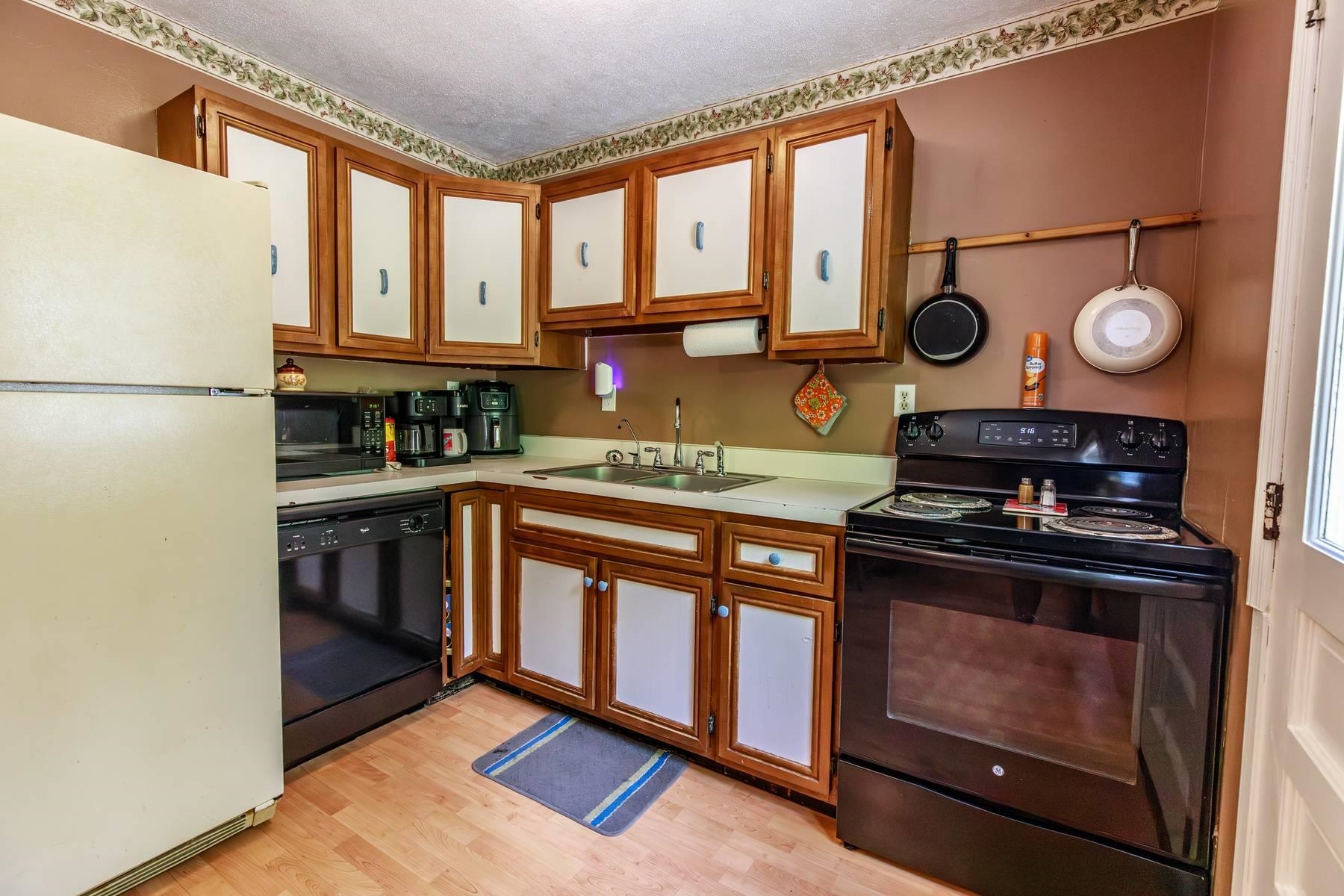 48 Carriage Hill Road Brattleboro, VT 05301 - Photo 10 of 38