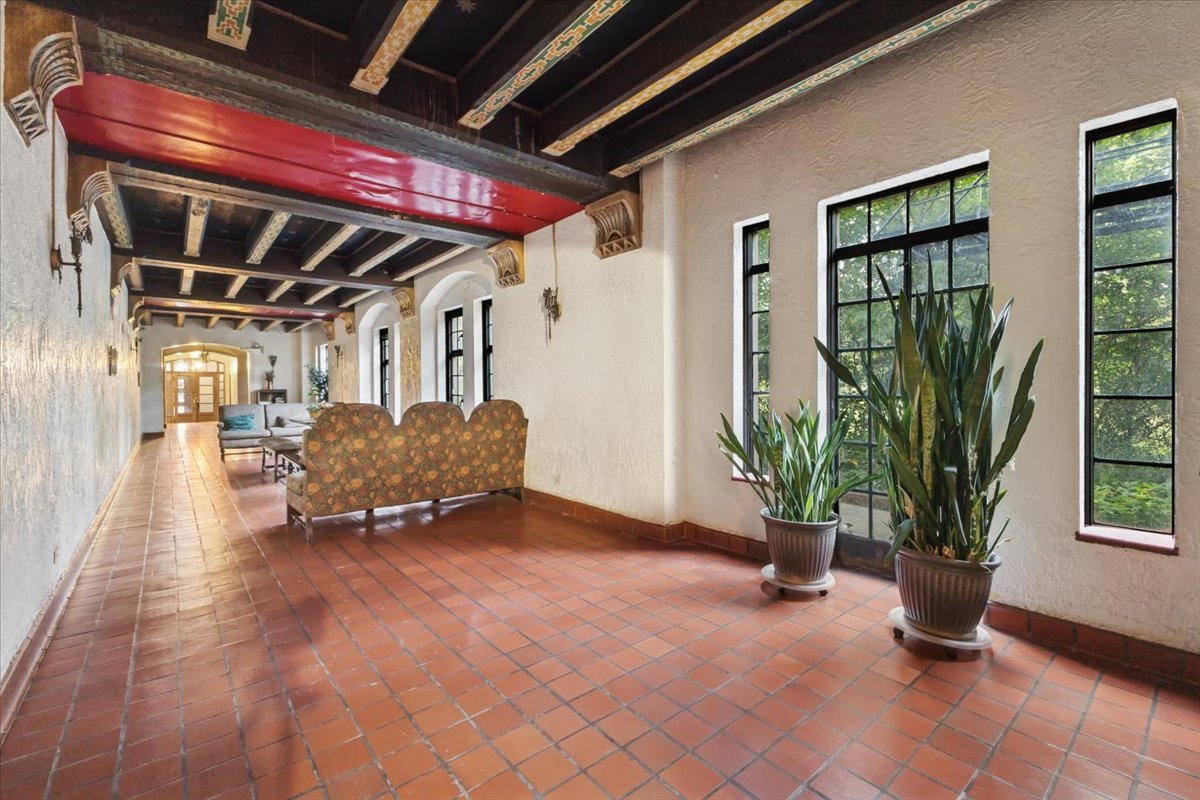 3017 East 78th Street, Unit 4B Chicago, IL 60649 - Photo 13 of 15 a view of a porch