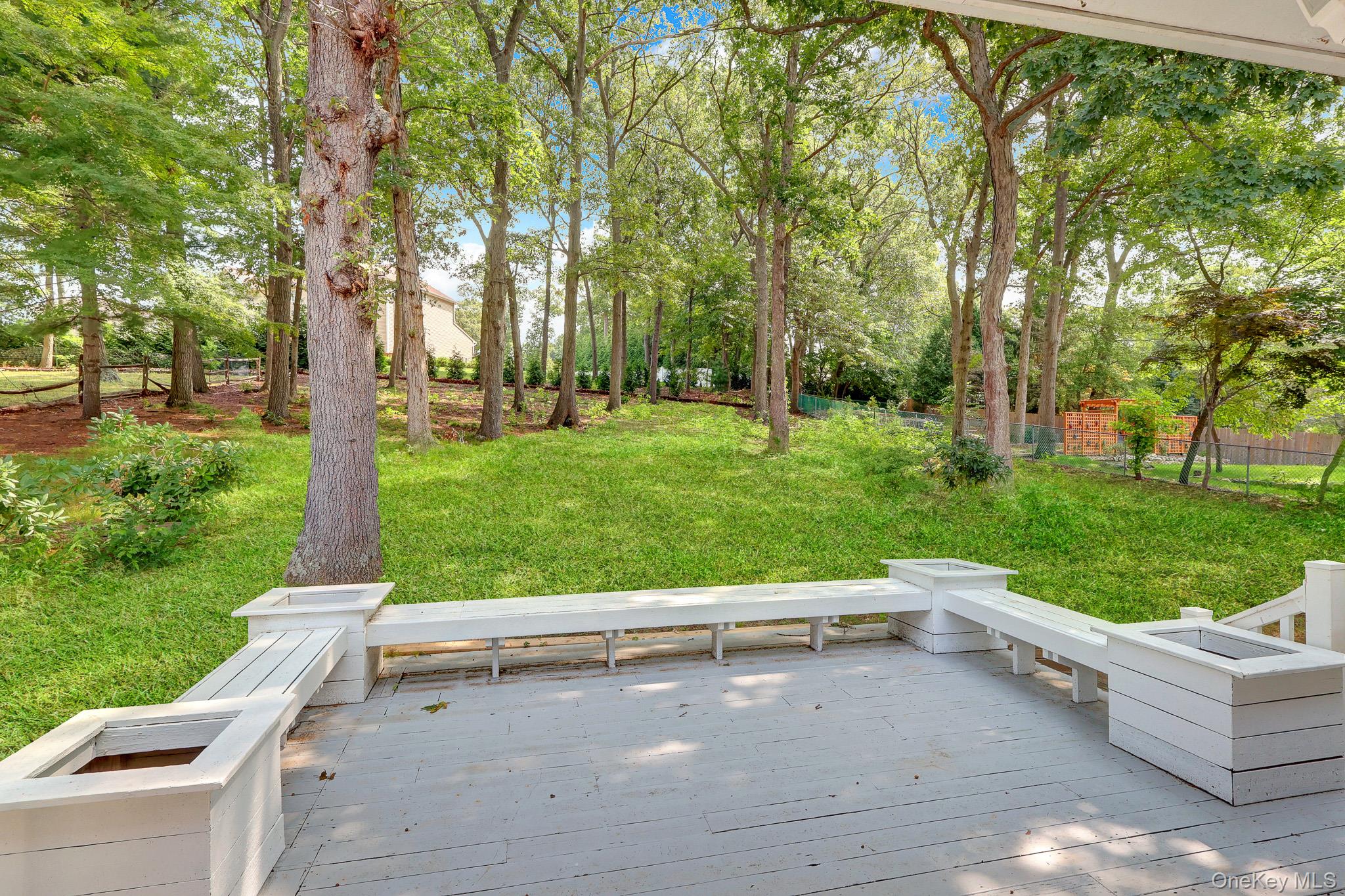 653 Meadow Road Smithtown, NY 11787 - Photo 27 of 34 Gallery Image 27