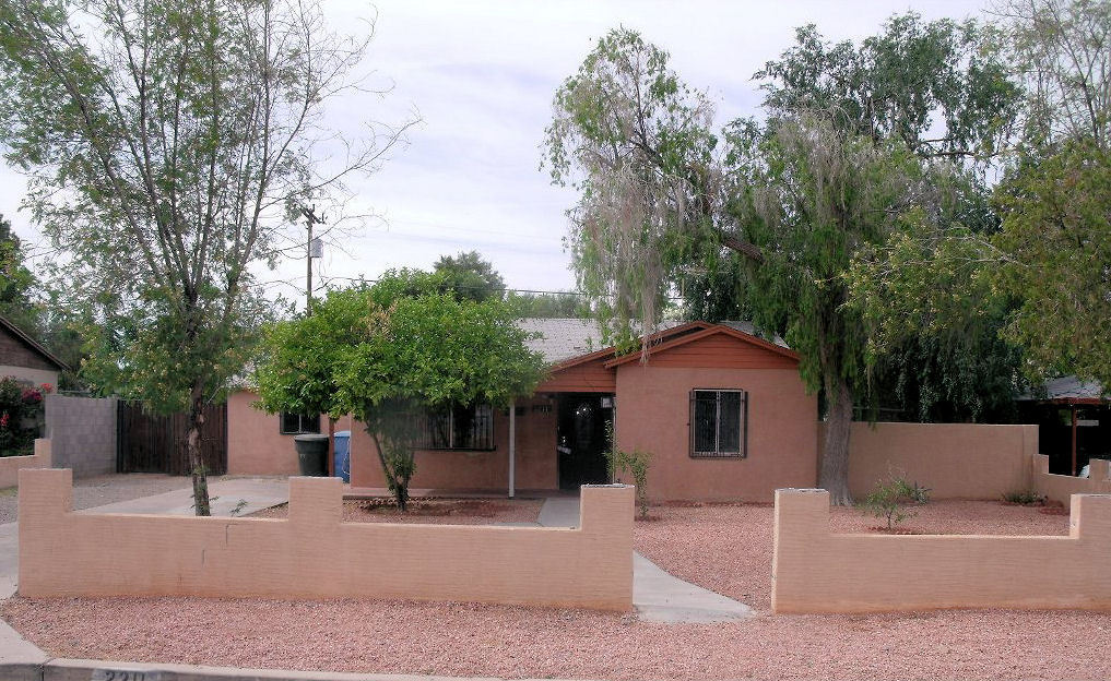 2211 East Cheery Lynn Road Phoenix, AZ 85016 - Photo 1 of 5 Wonderful home on quiet street