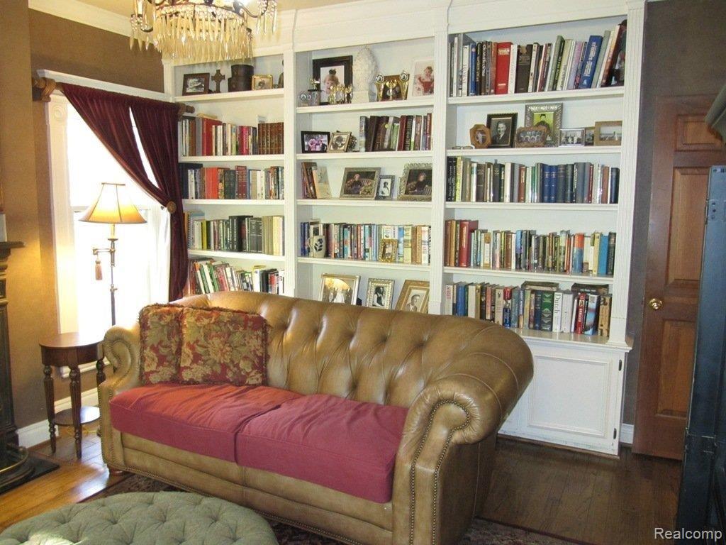 1690 North Livernois Road Rochester, MI 48306 - Photo 17 of 25 Library W/ Built In Book-shelves