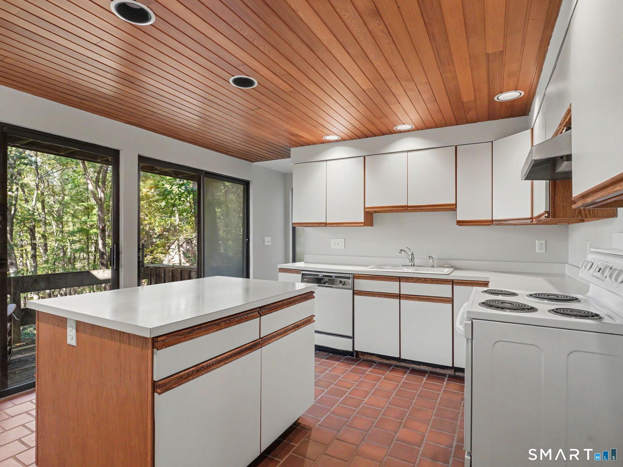 140 Vista Road Wilton, CT 06897 - Photo 27 of 40 Gallery Image 27