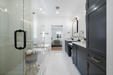 $545,000 | 925 Fisher Street, Unit B, Houston, TX 77018