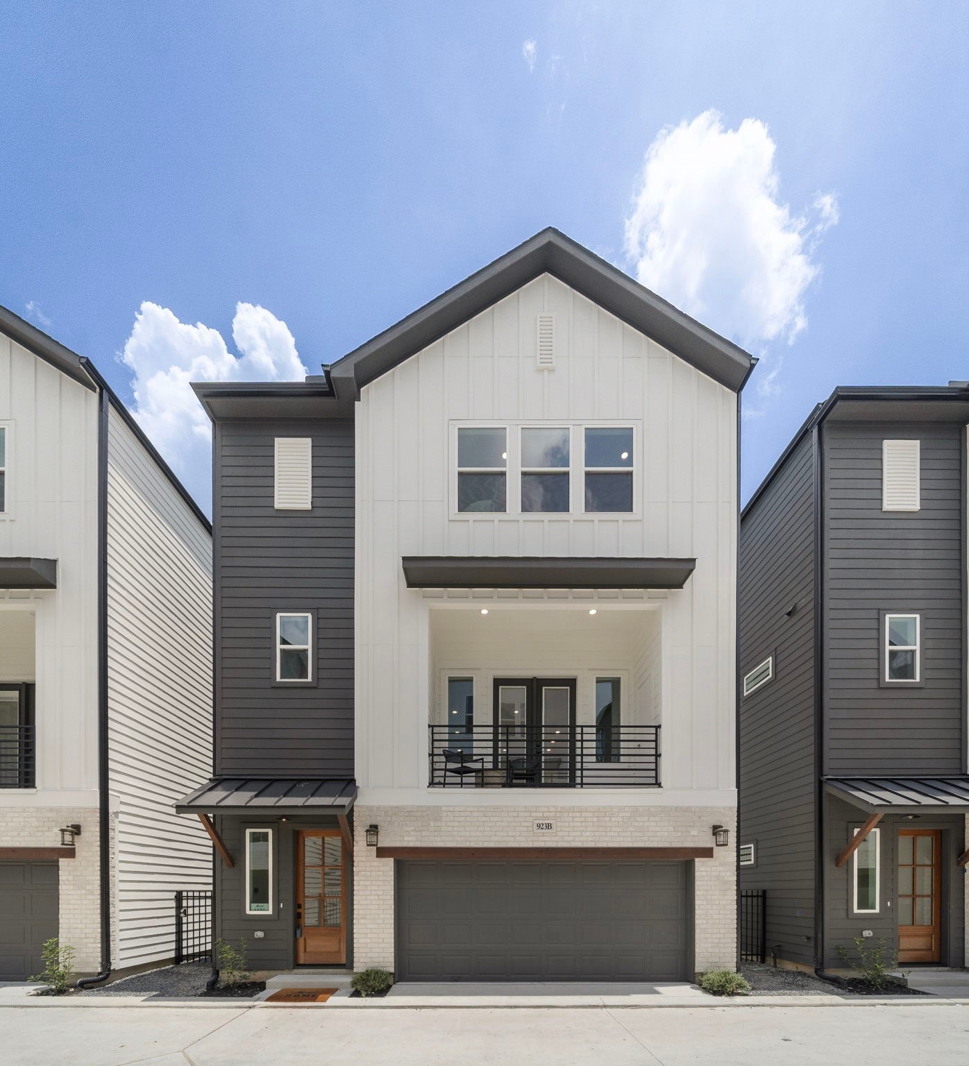 925 Fisher Street, Unit B Houston, TX 77018 - Photo 2 of 24