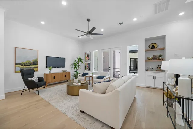 $545,000 | 925 Fisher Street, Unit B, Houston, TX 77018