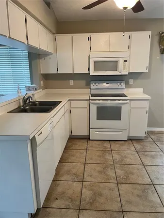 $2,800 | 2914 Shannon Circle, Palm Harbor, FL 34684