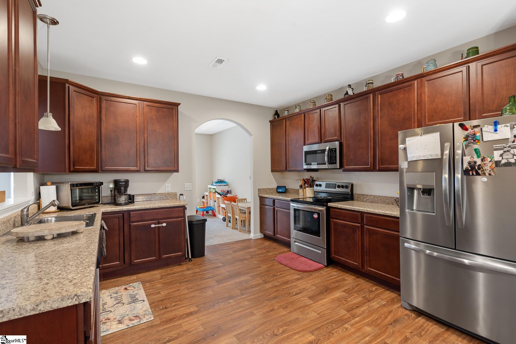 1570 Pennington Road Fountain Inn, SC 29644 - Photo 10 of 36