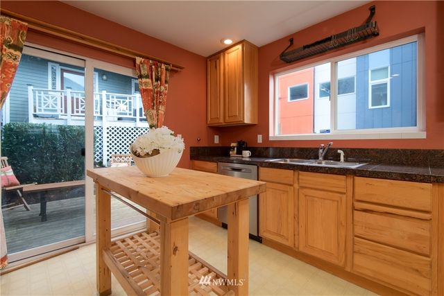$510,000 | 511 Ward Street, Unit 3, Seattle, WA 98109
