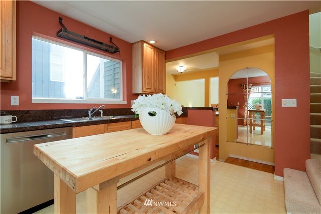 $510,000 | 511 Ward Street, Unit 3, Seattle, WA 98109