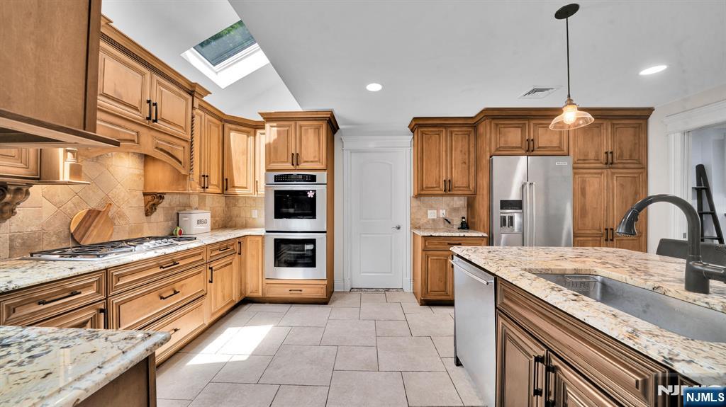 26 Devonshire Road Cresskill, NJ 07626 - Photo 15 of 47