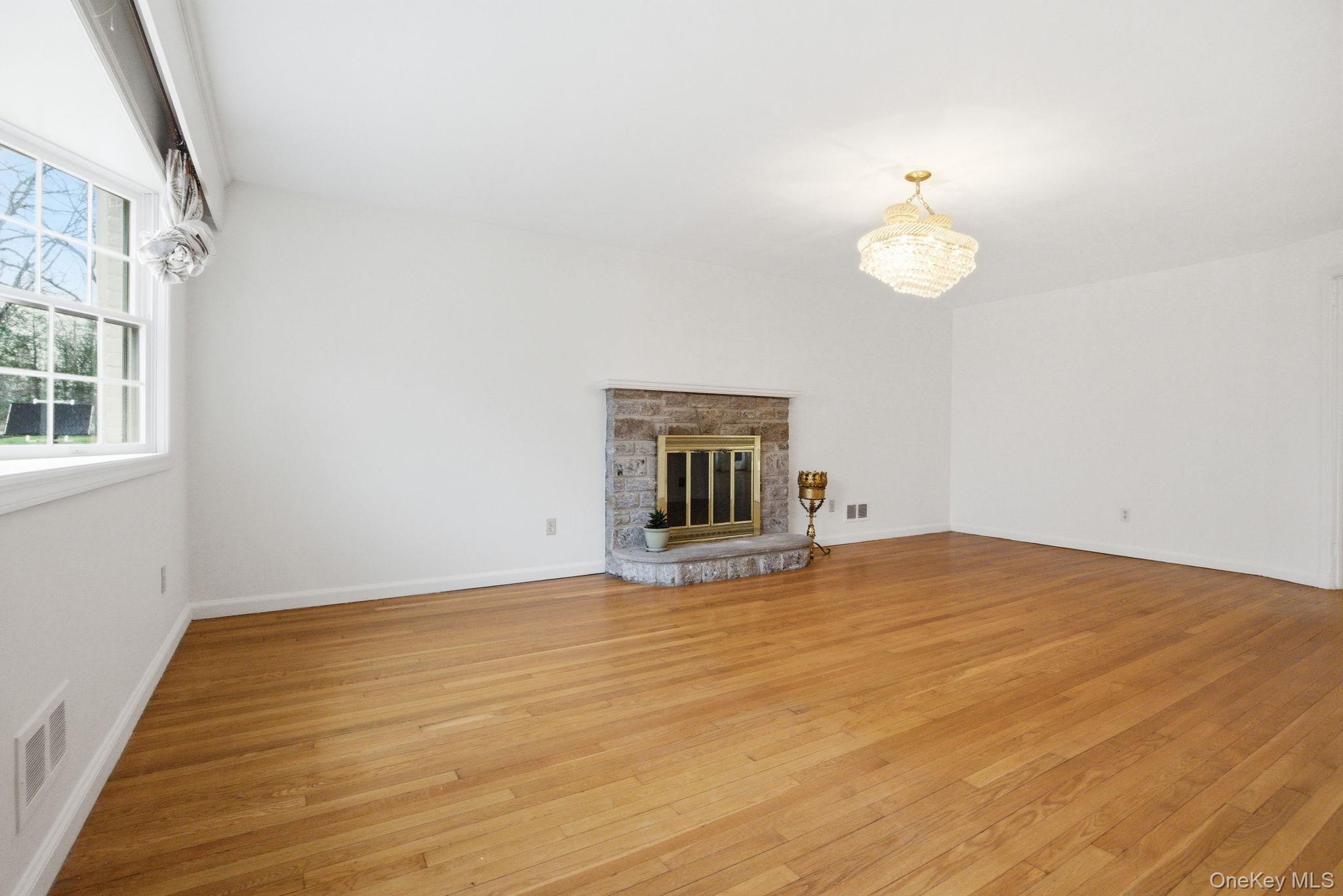 80 Roaring Brook Road Chappaqua, NY 10514 - Photo 5 of 42