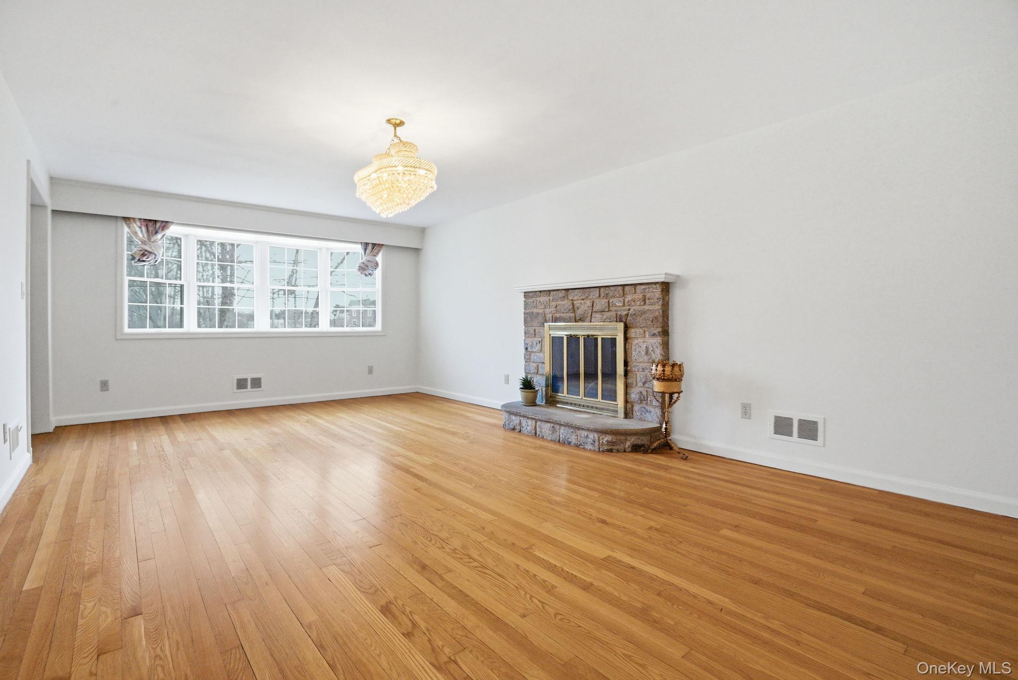 80 Roaring Brook Road Chappaqua, NY 10514 - Photo 6 of 42