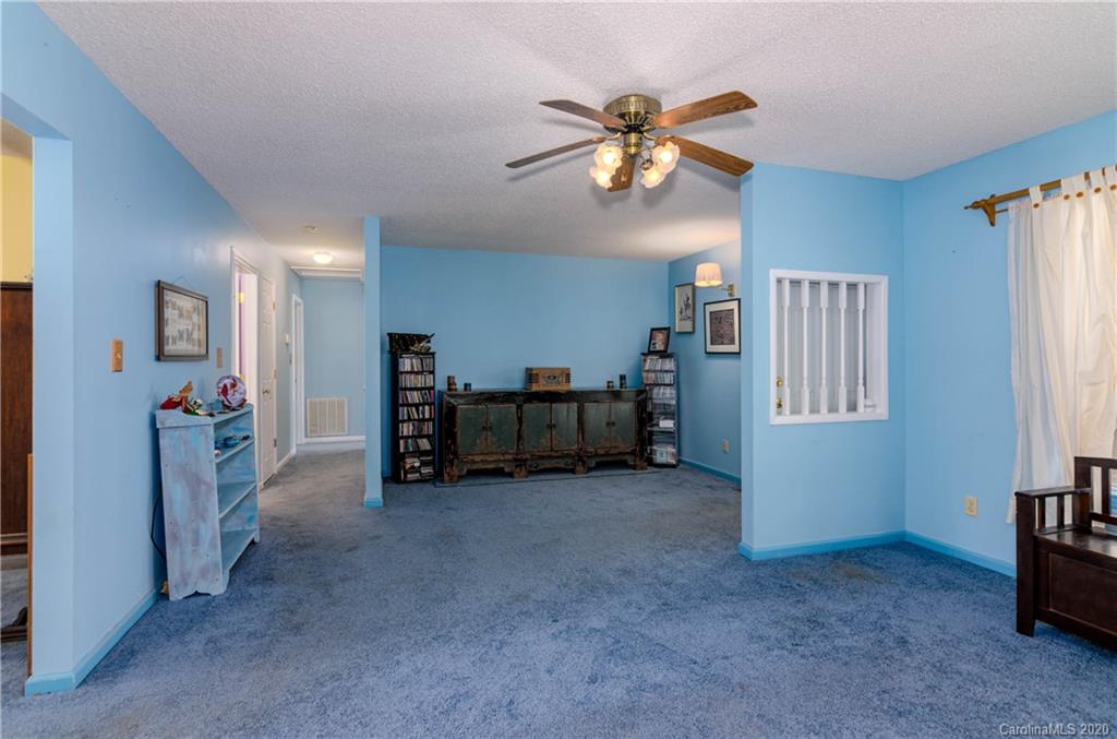 125 Sunkist Road Brevard, NC 28712 - Photo 11 of 24 Gallery Image 11