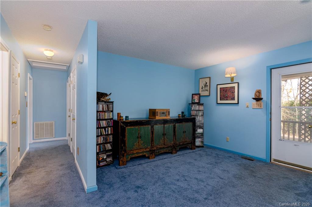 125 Sunkist Road Brevard, NC 28712 - Photo 12 of 24 Gallery Image 12