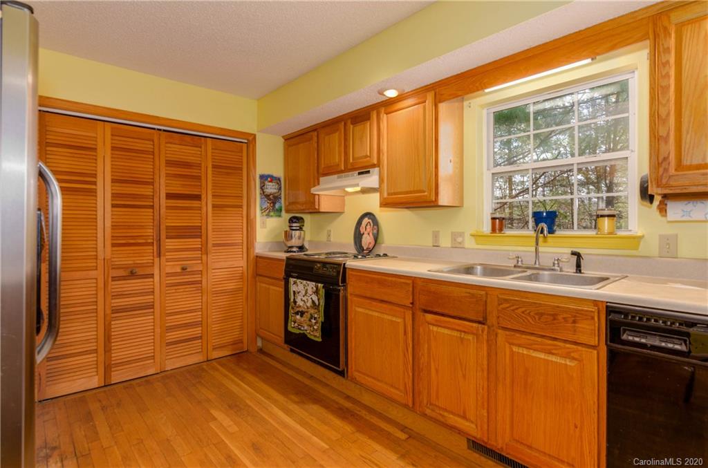 125 Sunkist Road Brevard, NC 28712 - Photo 8 of 24 Gallery Image 8