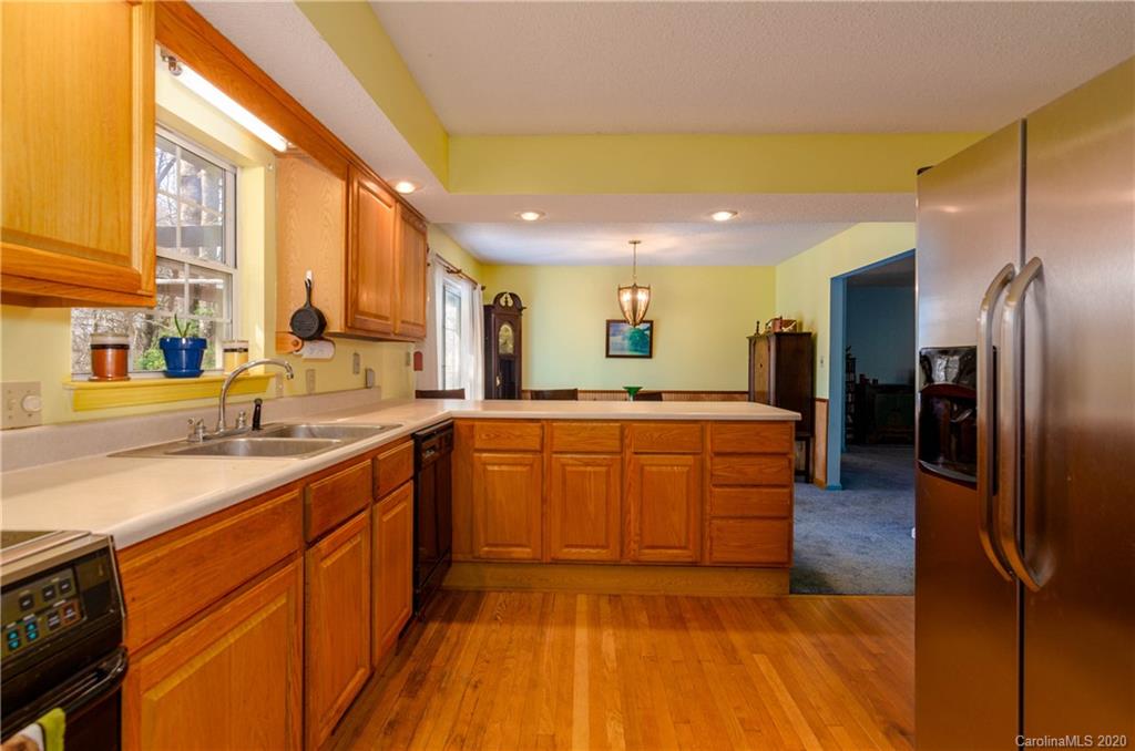 125 Sunkist Road Brevard, NC 28712 - Photo 10 of 24 Gallery Image 10