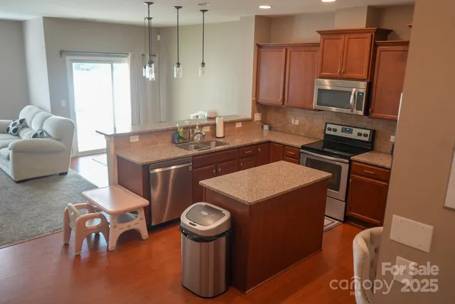 $279,900 | 14411 Glendon Hall Lane, Charlotte, NC 28262