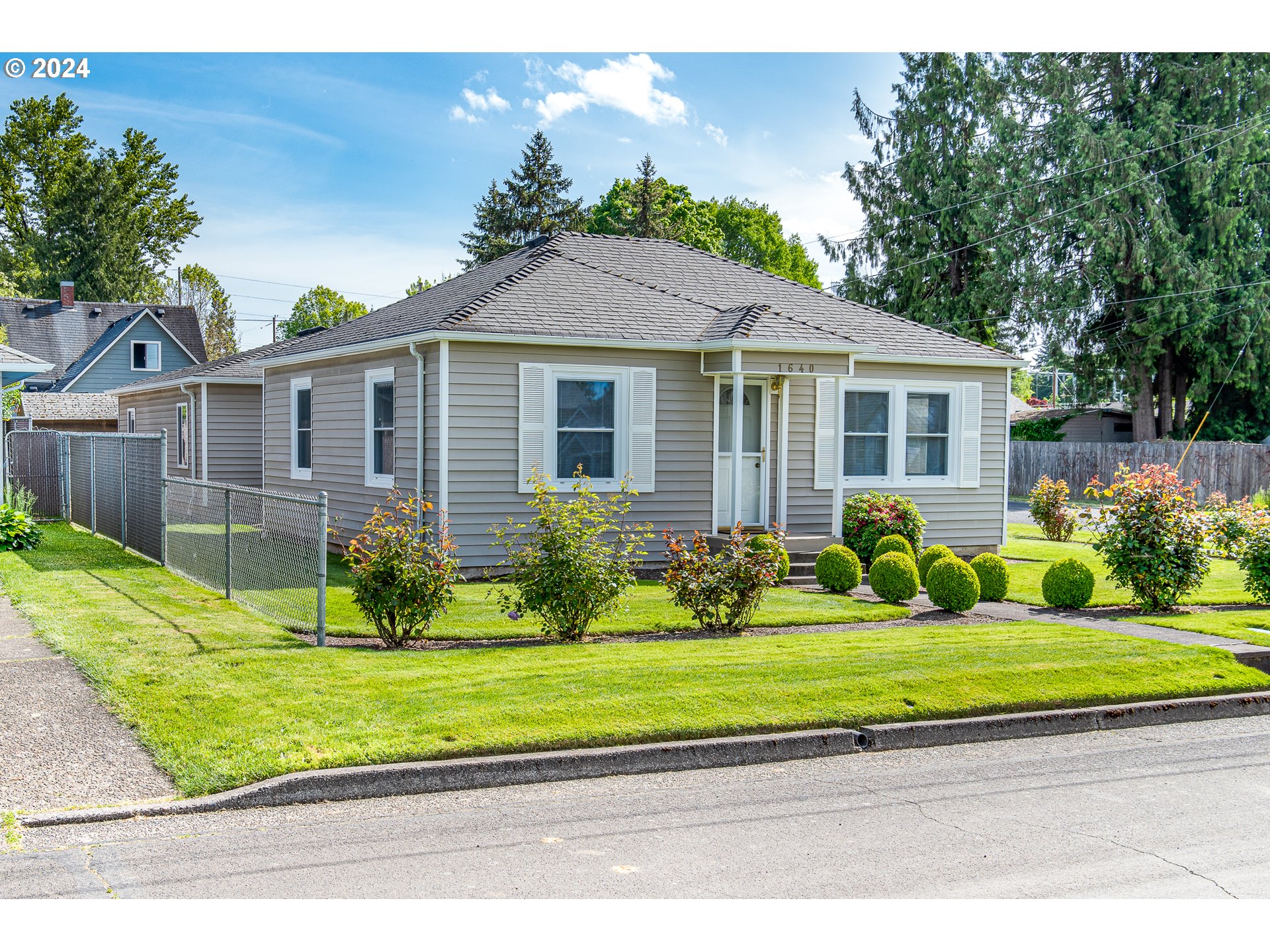 1640 Southwest 15th Avenue Albany, OR 97321 - Photo 2 of 28 Gallery Image 2