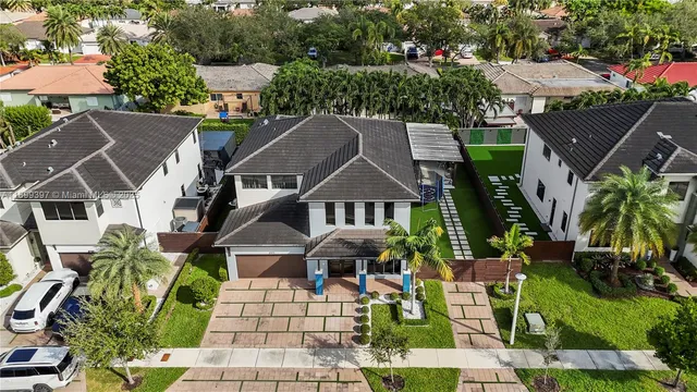 a view of outdoor space and garden
