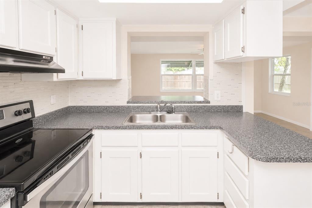 10801 Oldham Road Port Richey, FL 34668 - Photo 8 of 17