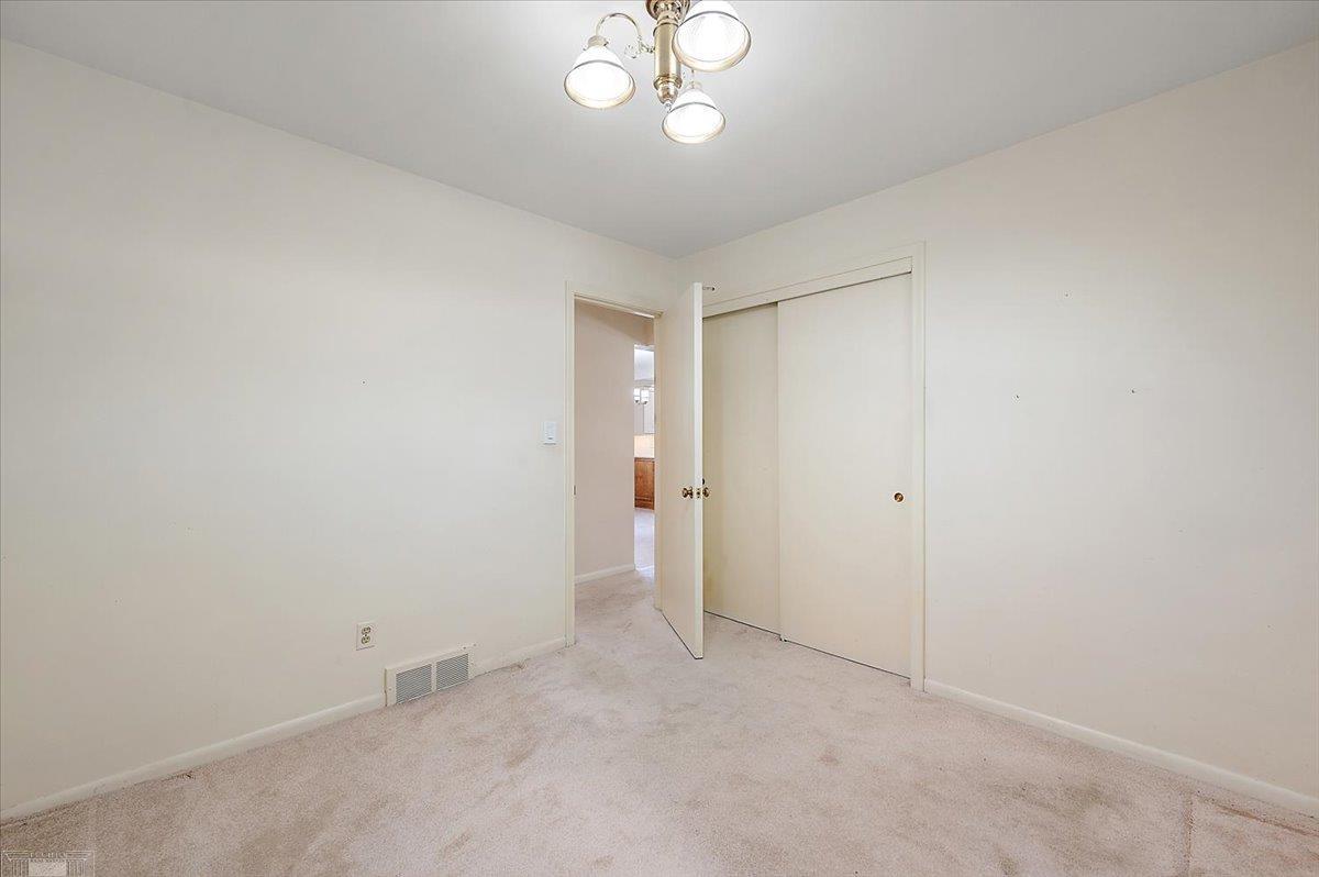 632 South Rosedale Court Grosse Pointe, MI 48236 - Photo 29 of 63 50181913-c0c78793-cd87-4de5-92de-ea93d541ae15.JPG