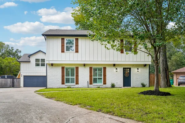 $429,000 | 6 Rockingham Place, Conroe, TX 77304