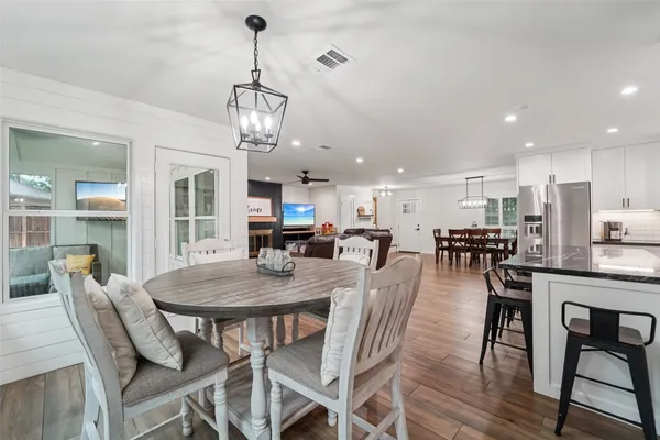 $429,000 | 6 Rockingham Place, Conroe, TX 77304