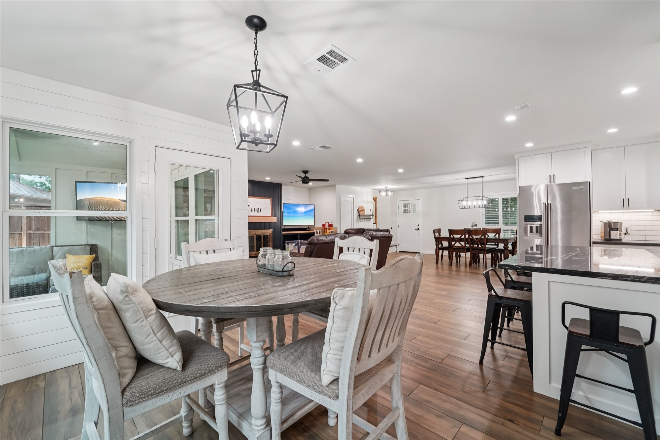 6 Rockingham Place Conroe, TX 77304 - Photo 11 of 35