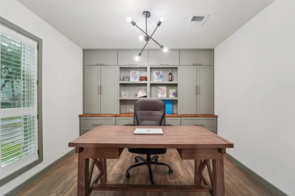 $429,000 | 6 Rockingham Place, Conroe, TX 77304