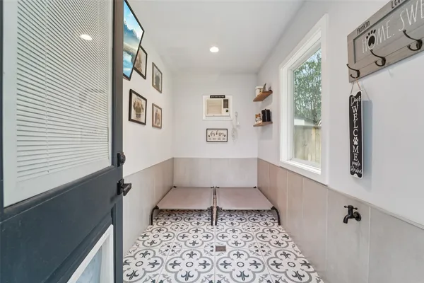 $429,000 | 6 Rockingham Place, Conroe, TX 77304