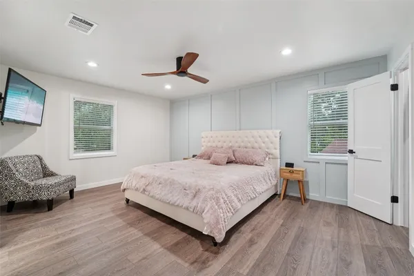 $429,000 | 6 Rockingham Place, Conroe, TX 77304