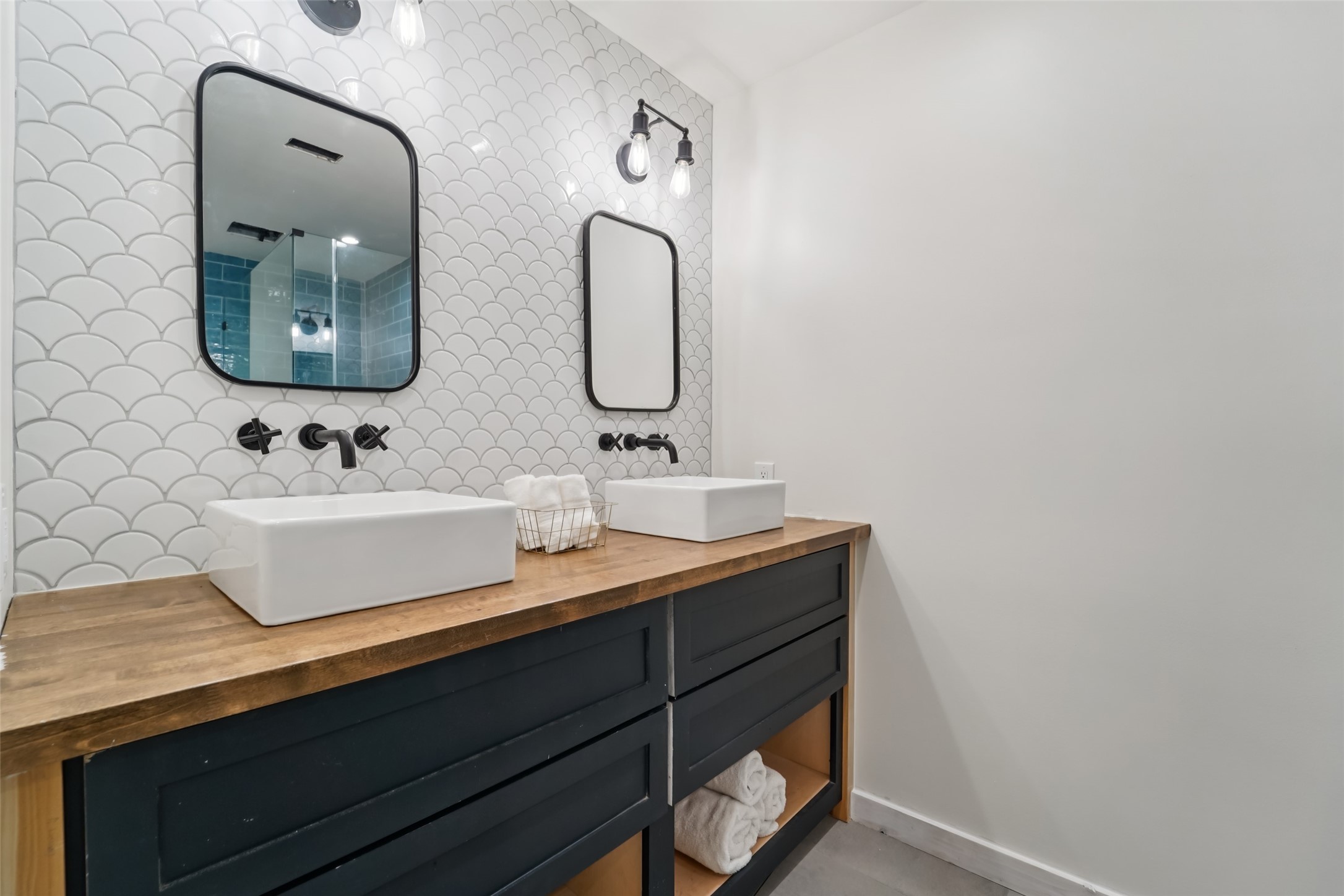 6 Rockingham Place Conroe, TX 77304 - Photo 19 of 35