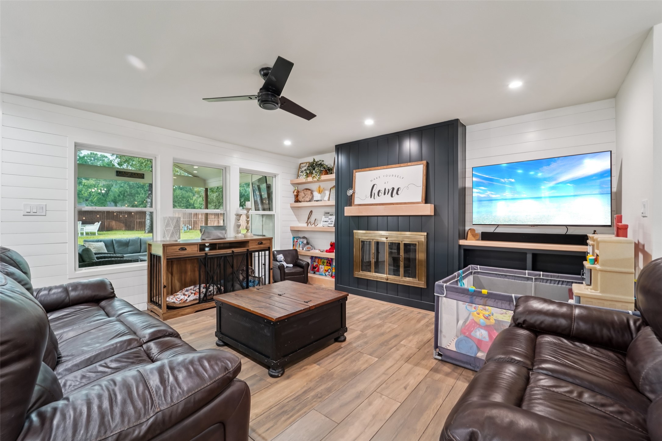 6 Rockingham Place Conroe, TX 77304 - Photo 2 of 35