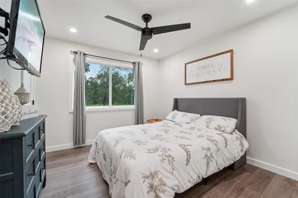 $429,000 | 6 Rockingham Place, Conroe, TX 77304