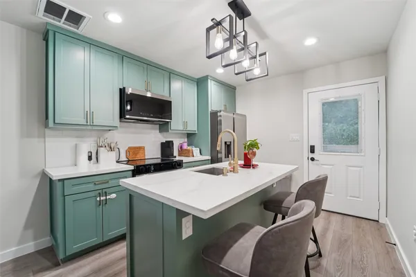 $429,000 | 6 Rockingham Place, Conroe, TX 77304