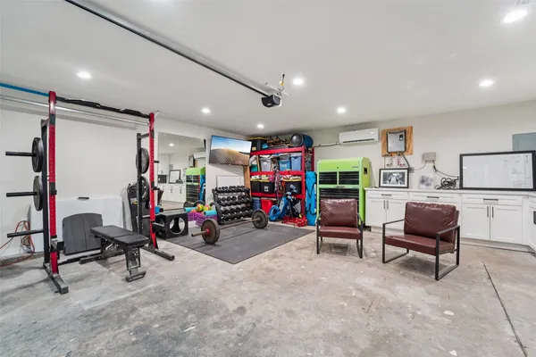 $429,000 | 6 Rockingham Place, Conroe, TX 77304