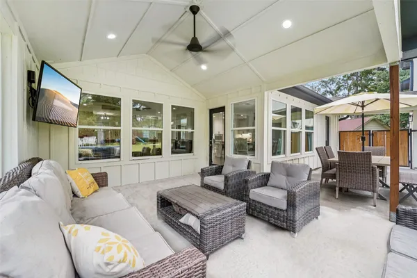 $429,000 | 6 Rockingham Place, Conroe, TX 77304