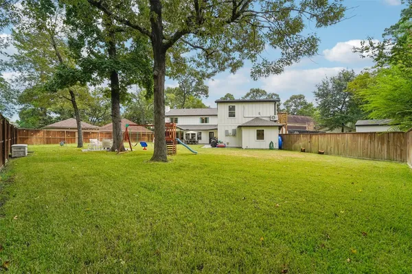 $429,000 | 6 Rockingham Place, Conroe, TX 77304