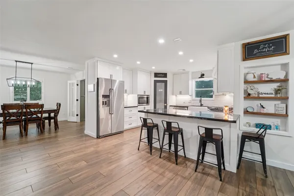 $429,000 | 6 Rockingham Place, Conroe, TX 77304