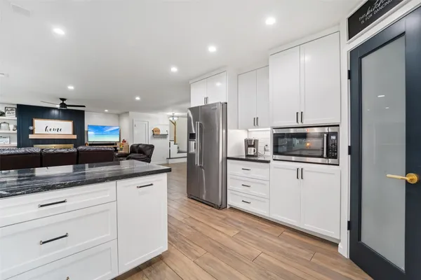 $429,000 | 6 Rockingham Place, Conroe, TX 77304