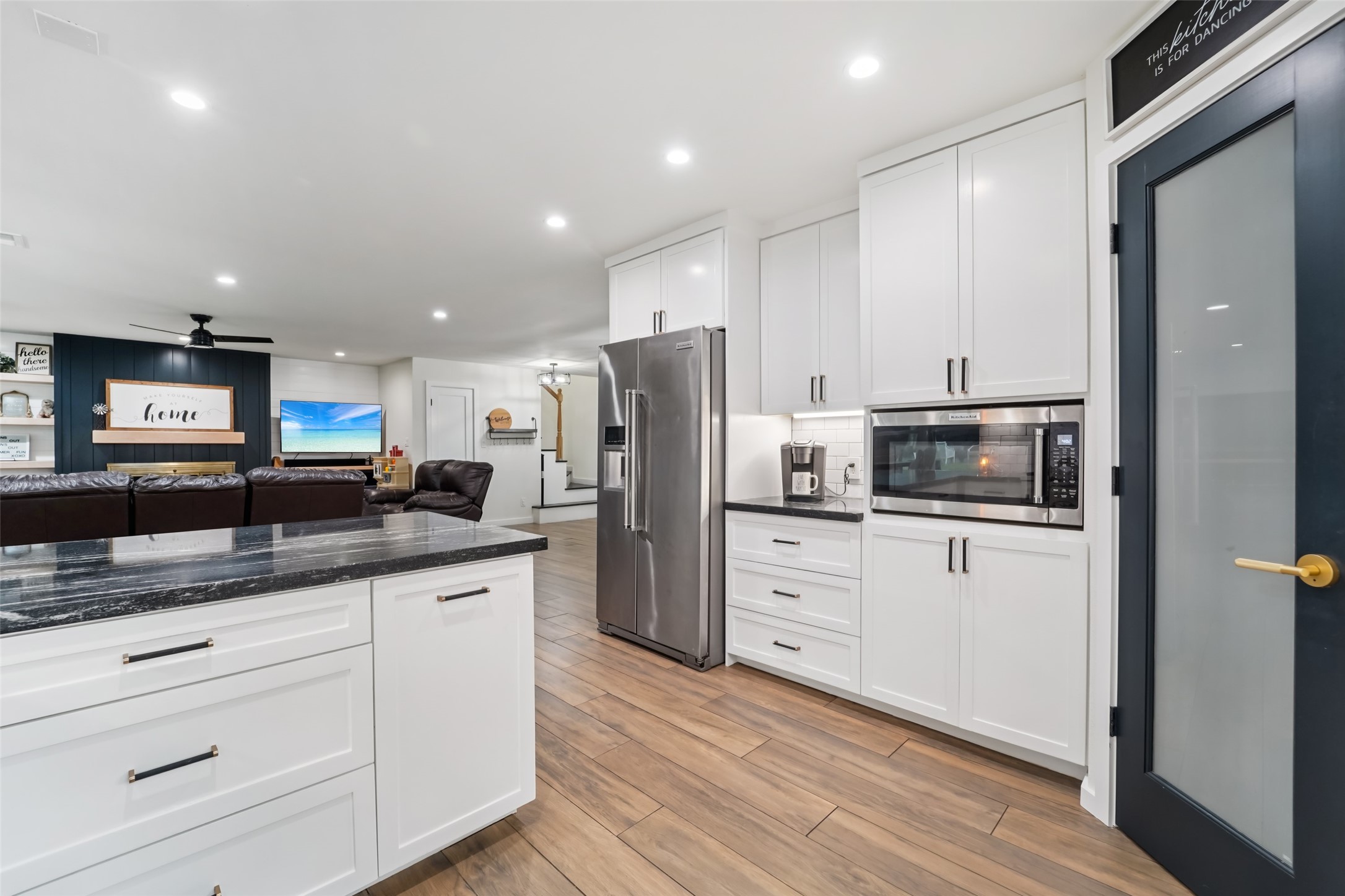 6 Rockingham Place Conroe, TX 77304 - Photo 8 of 35