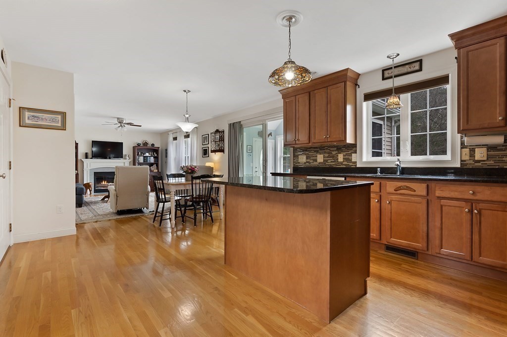 17 Arrowhead Circle Rowley, MA 01969 - Photo 6 of 42