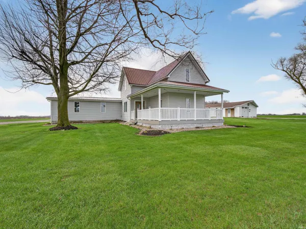 $305,000 | 3679 South Hoosier Hwy Crossing, Bluffton, IN 46714