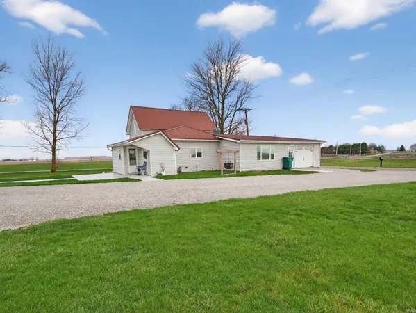 $305,000 | 3679 South Hoosier Hwy Crossing, Bluffton, IN 46714