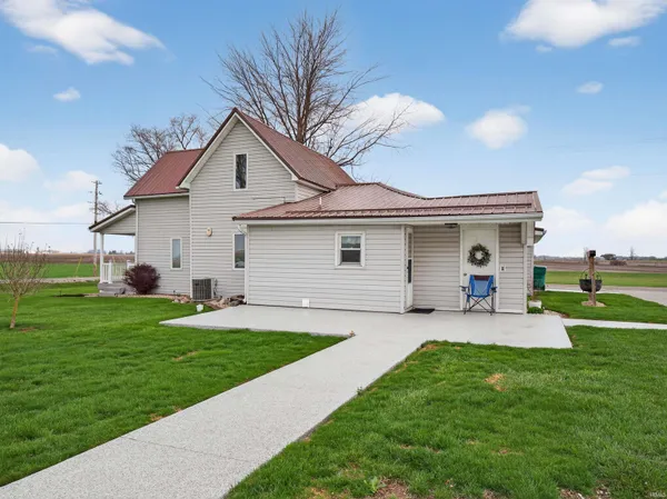 $305,000 | 3679 South Hoosier Hwy Crossing, Bluffton, IN 46714