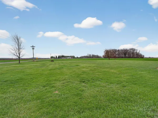 $305,000 | 3679 South Hoosier Hwy Crossing, Bluffton, IN 46714