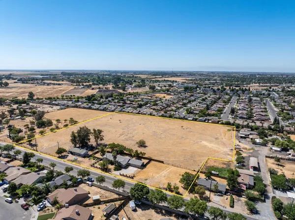 $499,999 | 27594 Avenue 16, Madera, CA 93638