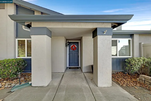 a view of a house with entryway